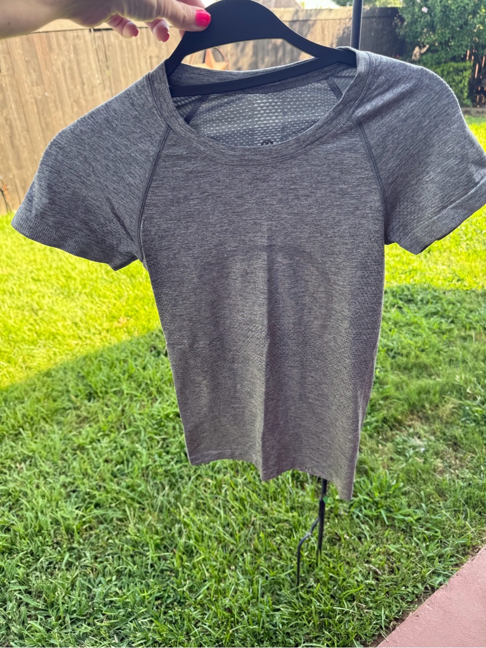 Lululemon Swiftly Tech Short Sleeve Shirt Gray Heather Size 2 Seamless